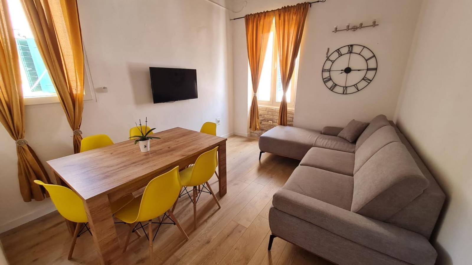 R&E Apartment Split Pokoj fotografie